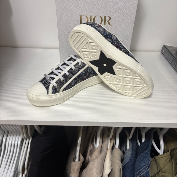 Christian Dior Sneakers - Picture 4 of 5